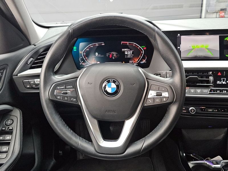 2022 BMW 1 Series 120i Advantage photo 13