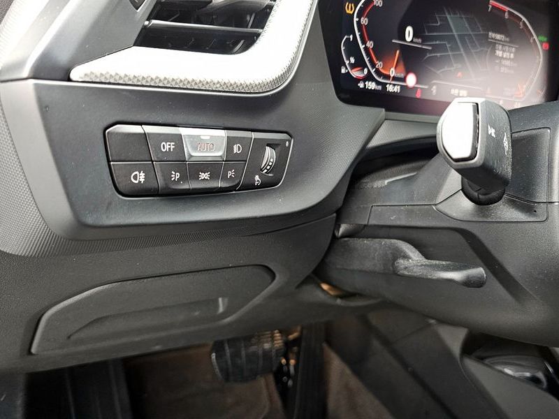 2022 BMW 1 Series 120i Advantage photo 15