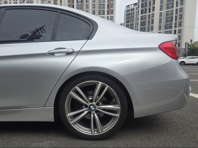 2014 BMW 3 Series 320d photo 9
