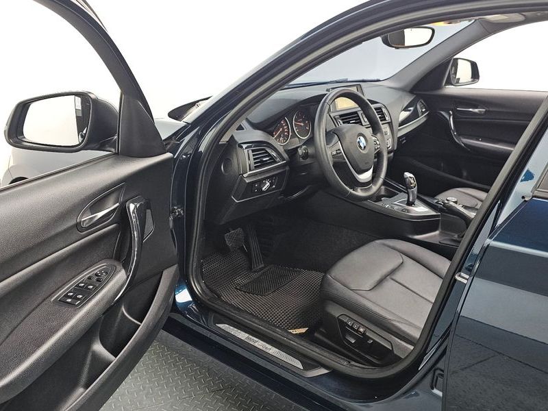 2014 BMW 1 Series 118d Urban Pack1 5Dr photo 10