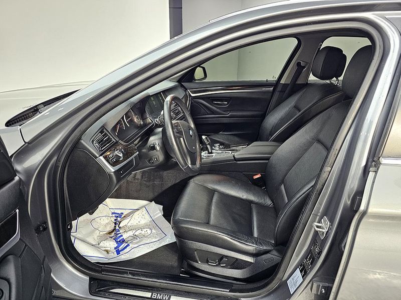 2013 BMW 5 Series 528i photo 8