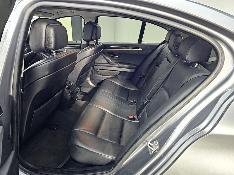 2013 BMW 5 Series 528i photo 9