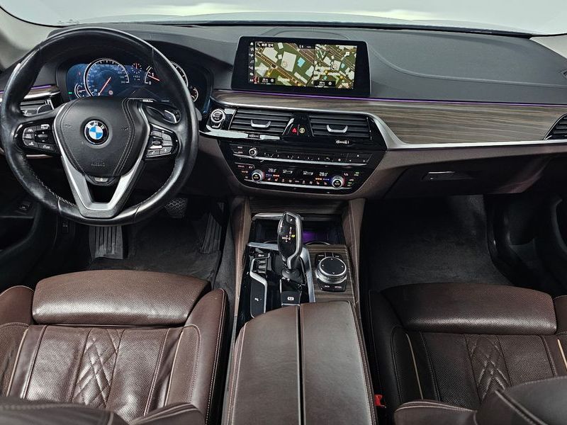 2018 BMW 5 Series 530i Luxury Plus photo 7