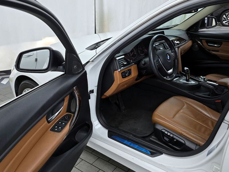 2013 BMW 3 Series 320d Luxury photo 10