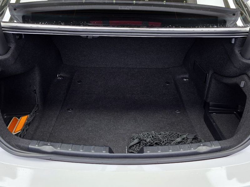 2013 BMW 3 Series 320d Luxury photo 20