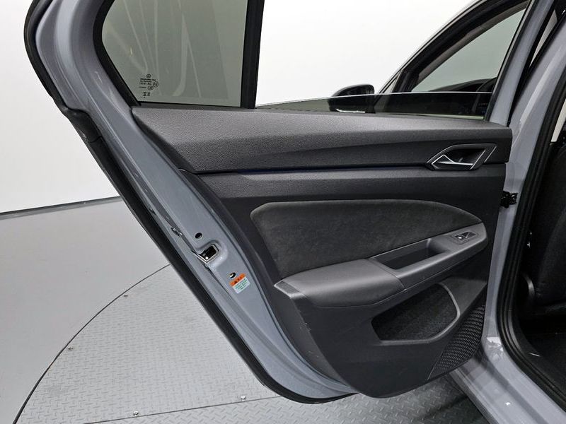 2024 Volkswagen Golf 2.0 TDI Prestige photo 25