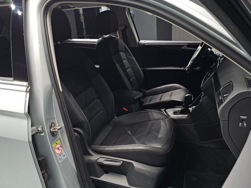 2020 Volkswagen Tiguan 2.0 TDI Premium photo 11
