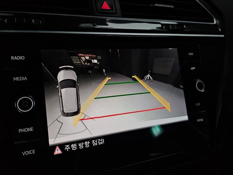 2020 Volkswagen Tiguan 2.0 TDI Premium photo 15