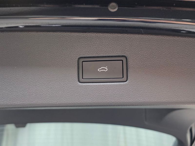 2023 Volkswagen Tiguan 2.0 TDI Prestige photo 17