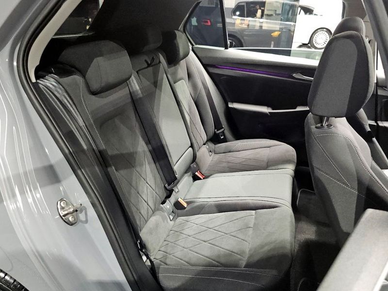2024 Volkswagen Golf 2.0 TDI Prestige photo 11