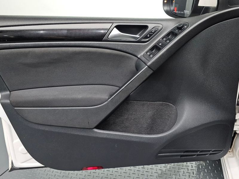 2013 Volkswagen Golf 1.6 TDI Blue Motion StyleEdition photo 24