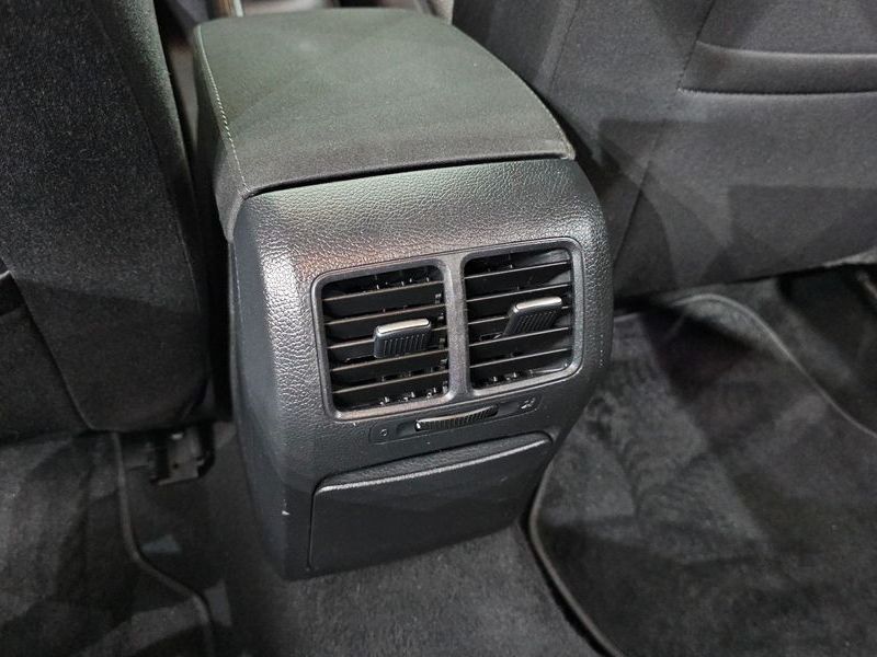 2013 Volkswagen Golf 1.6 TDI Blue Motion StyleEdition photo 28