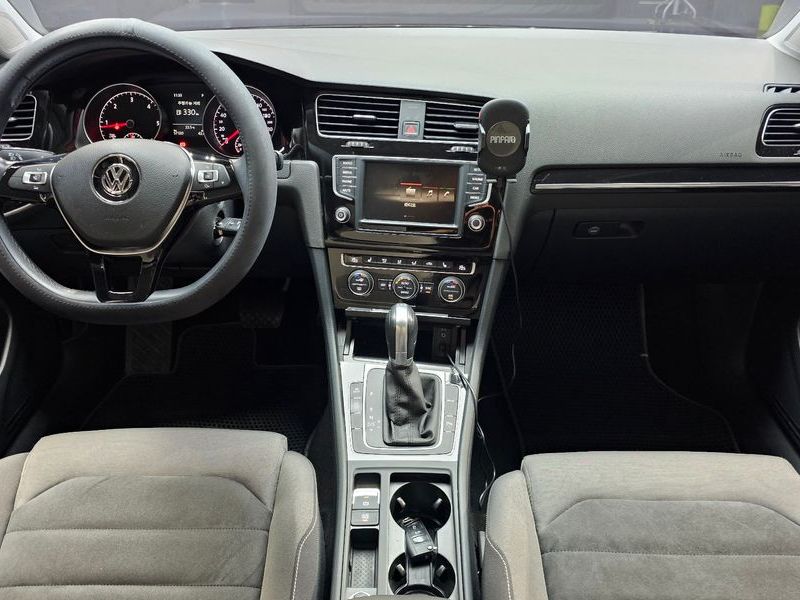 2016 Volkswagen Golf 2.0 TDI photo 7
