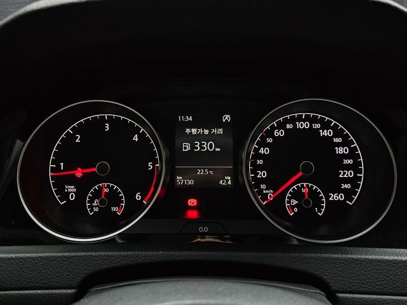 2016 Volkswagen Golf 2.0 TDI photo 8