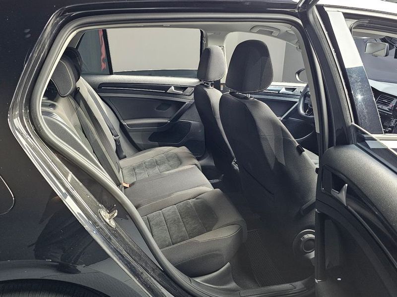2016 Volkswagen Golf 2.0 TDI photo 12