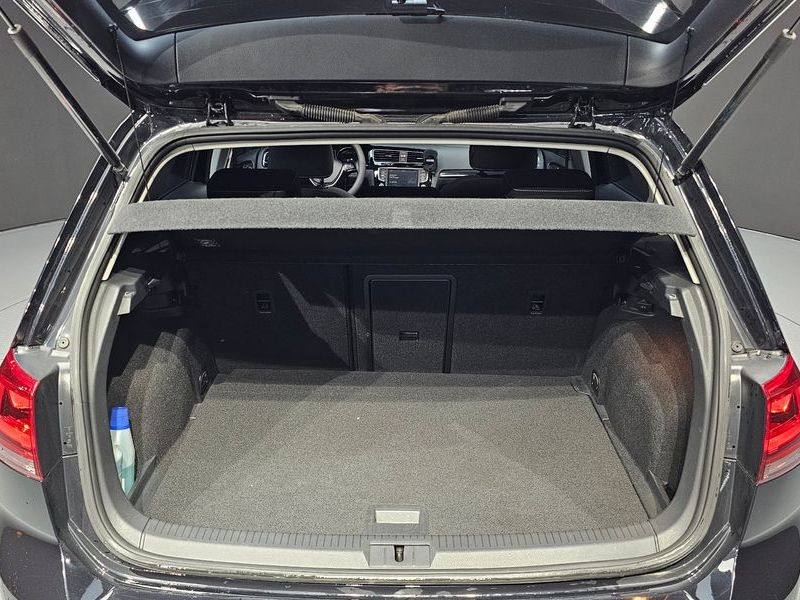 2016 Volkswagen Golf 2.0 TDI photo 20