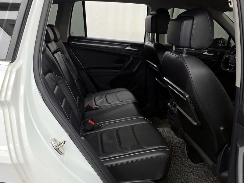 2020 Volkswagen Tiguan 2.0 TDI Premium photo 11