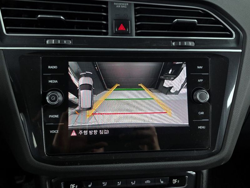 2020 Volkswagen Tiguan 2.0 TDI Premium photo 14