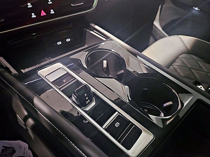 2025 Volkswagen 아틀라스 2.0 TSI R-LINE 7-Seater photo 9