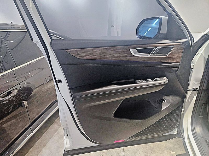 2025 Volkswagen 아틀라스 2.0 TSI R-LINE 7-Seater photo 15