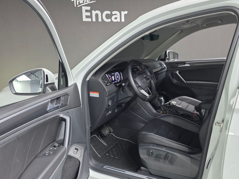 2023 Volkswagen Tiguan 2.0 TDI Premium photo 11