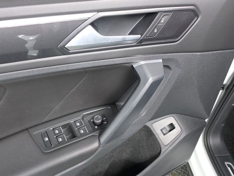 2023 Volkswagen Tiguan 2.0 TDI Premium photo 12