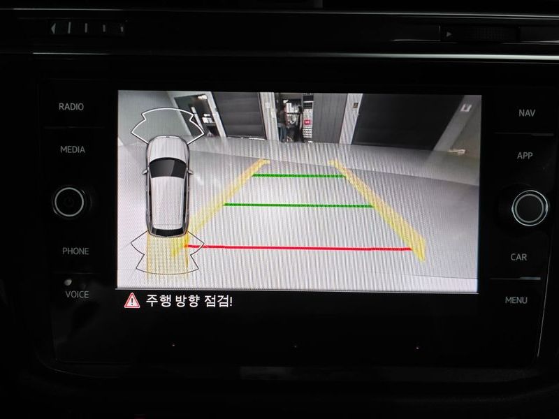 2023 Volkswagen Tiguan 2.0 TDI Premium photo 16