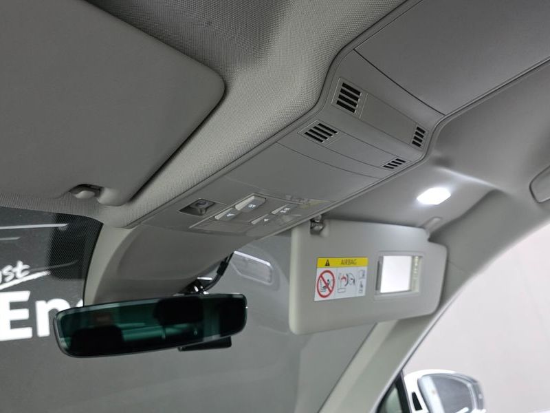 2023 Volkswagen Tiguan 2.0 TDI Premium photo 17