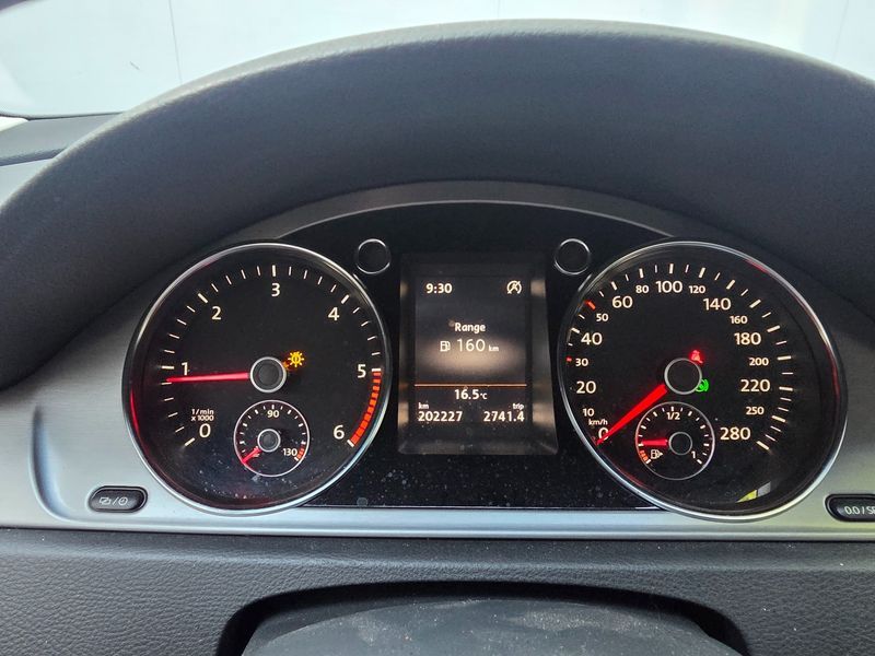 2015 Volkswagen New CC 2.0 TDI BlueMotion photo 8