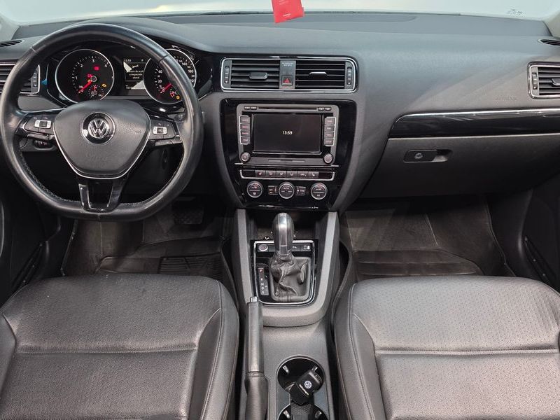 2015 Volkswagen Jetta 2.0 TDI BlueMotion Premium 6th photo 7