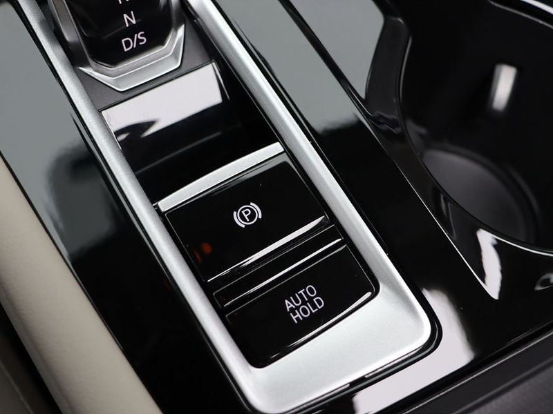 2025 Volkswagen 아틀라스 2.0 TSI R-LINE 7-Seater photo 17