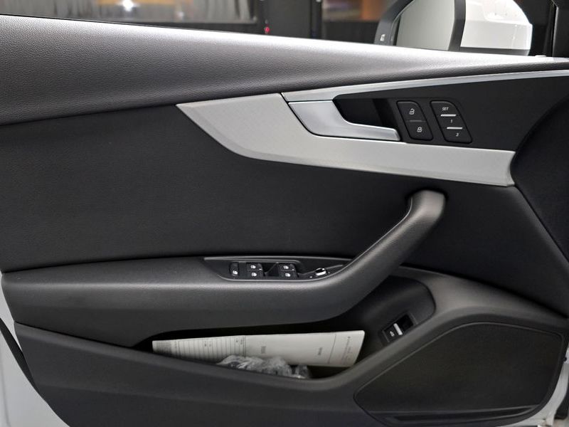 2019 Audi A4 40 TFSI photo 24
