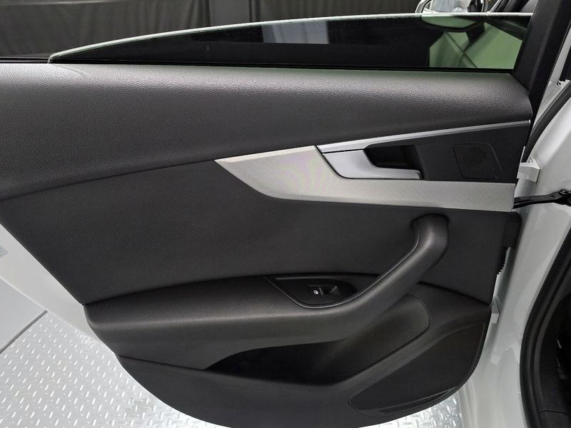 2019 Audi A4 40 TFSI photo 25