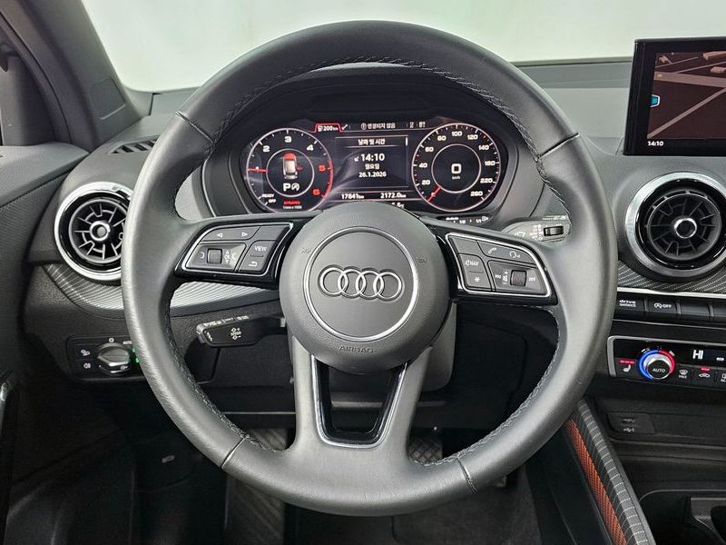 2023 Audi Q2 35 TDI Premium photo 13