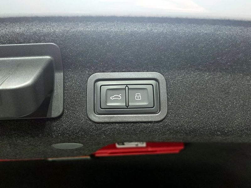 2025 Audi A6 40 TDI Premium photo 29