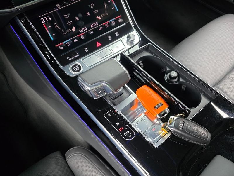 2021 Audi A8 55 TFSI Quattro LWB photo 9