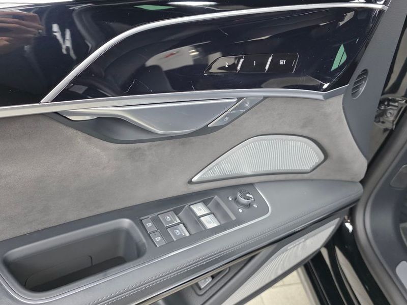 2021 Audi A8 55 TFSI Quattro LWB photo 30
