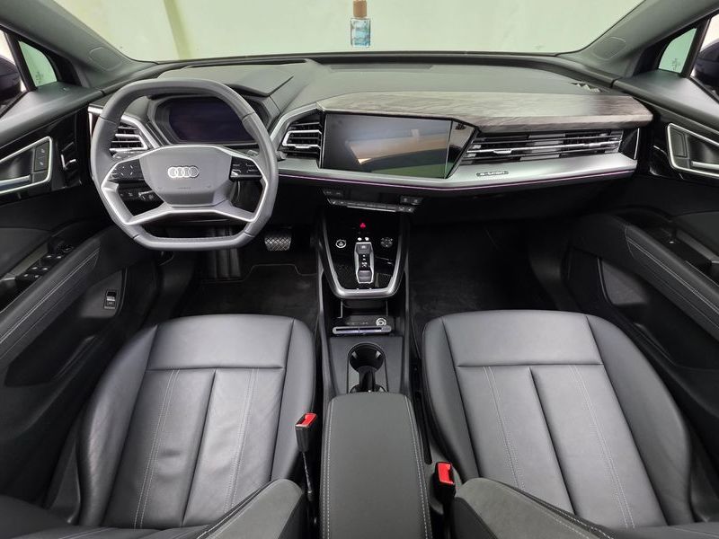 2025 Audi e-tron 45 Premium photo 7