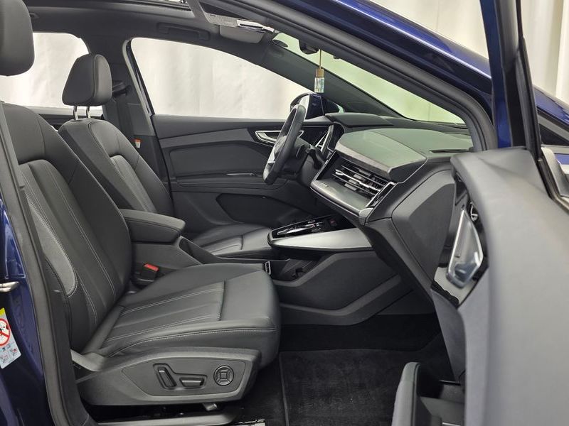 2025 Audi e-tron 45 Premium photo 11