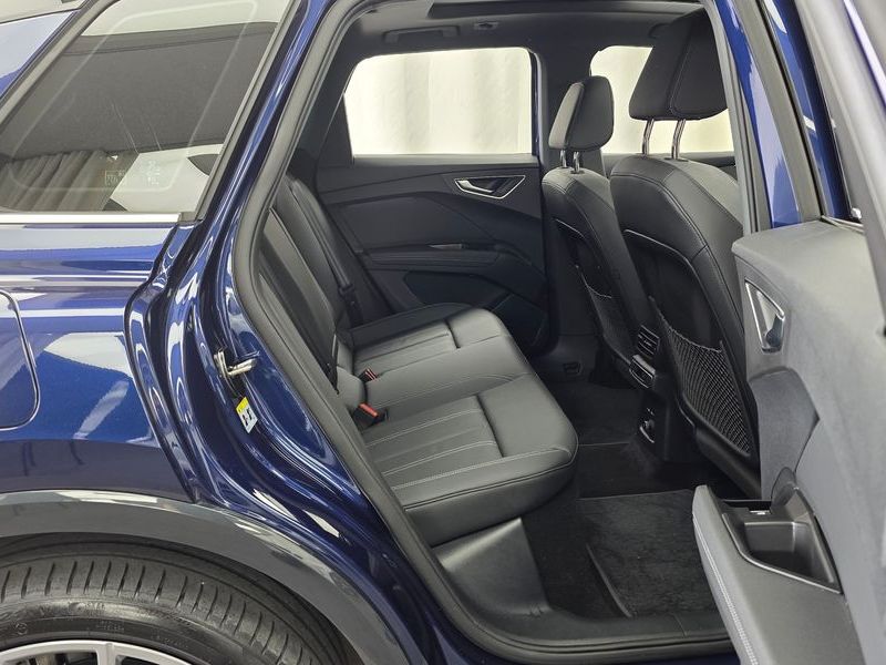 2025 Audi e-tron 45 Premium photo 12