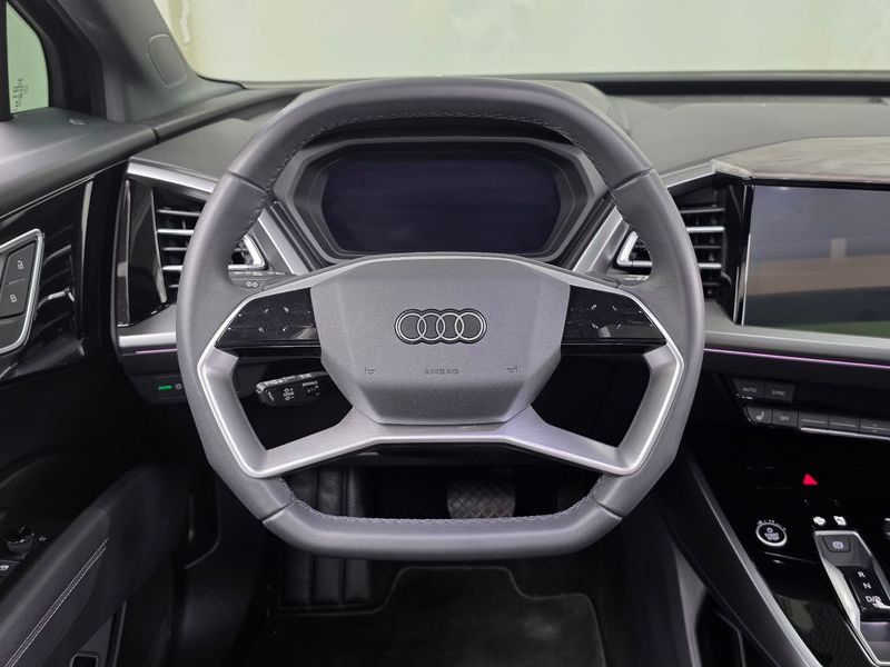 2025 Audi e-tron 45 Premium photo 13