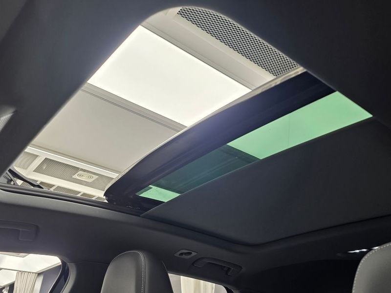 2025 Audi e-tron 45 Premium photo 18