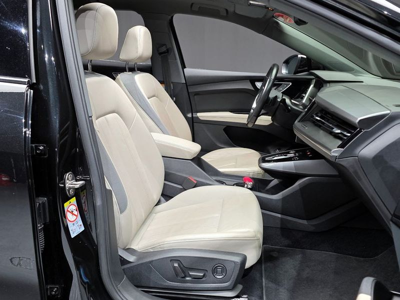 2022 Audi e-tron 40 Premium photo 11