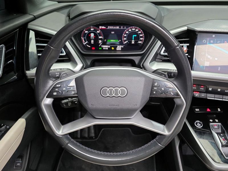 2022 Audi e-tron 40 Premium photo 13