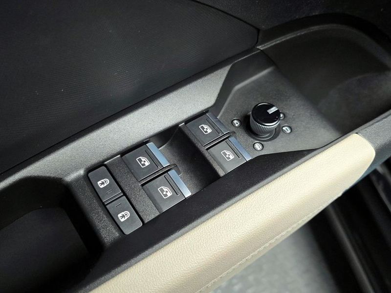 2022 Audi e-tron 40 Premium photo 14