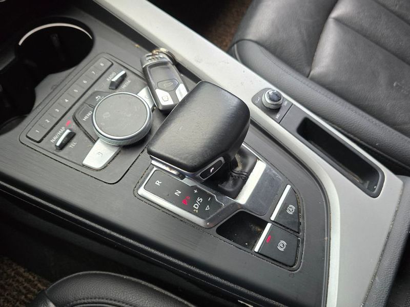 2016 Audi A4 45 TFSI photo 9