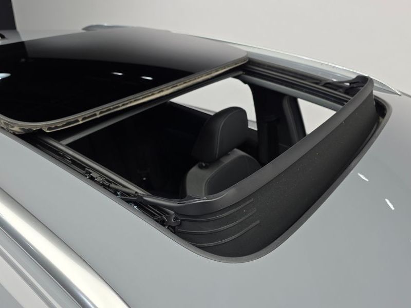 2023 Audi e-tron 40 photo 19