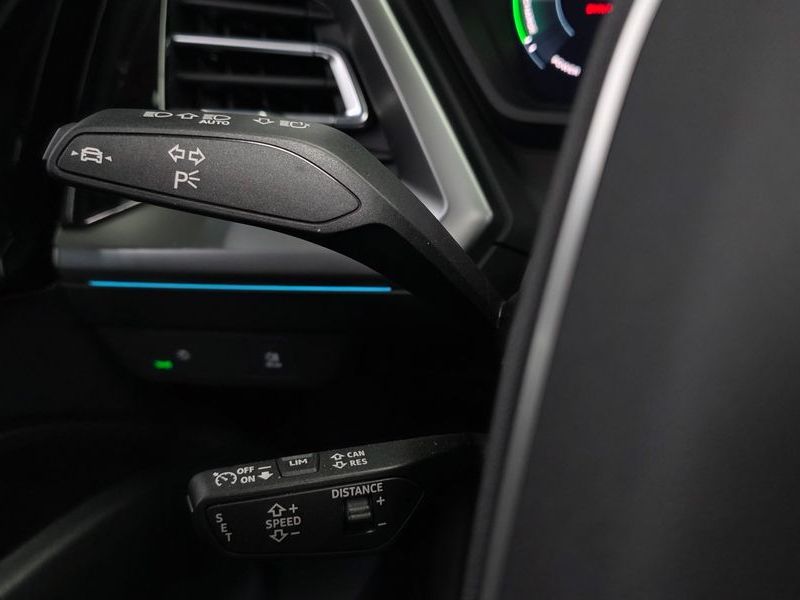 2023 Audi e-tron 40 photo 28