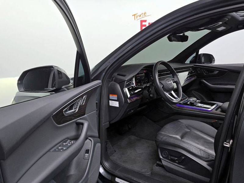 2021 Audi Q7 45 TDI Quattro Premium photo 10