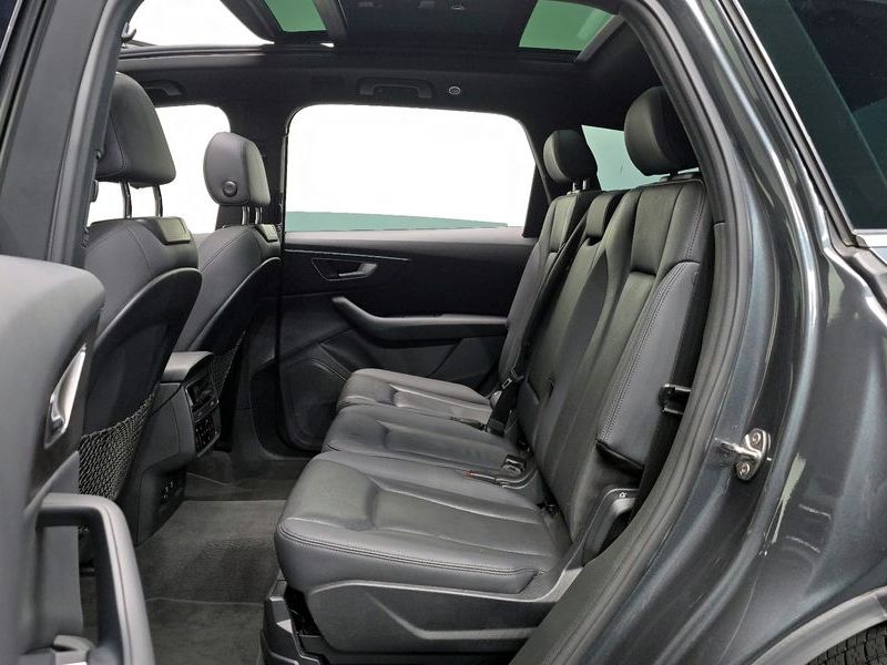 2021 Audi Q7 45 TDI Quattro Premium photo 12